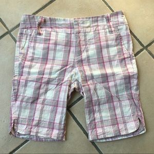 Like-new cotton plaid shorts